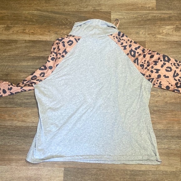 Leopard & Grey Turtle Neck Pullover - Picture 5 of 5